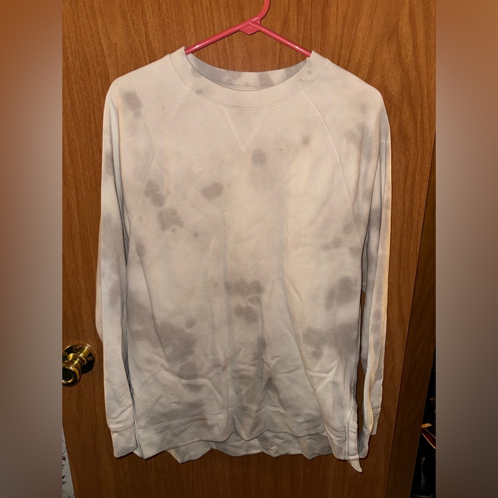 Medium tie dye crew neck.
